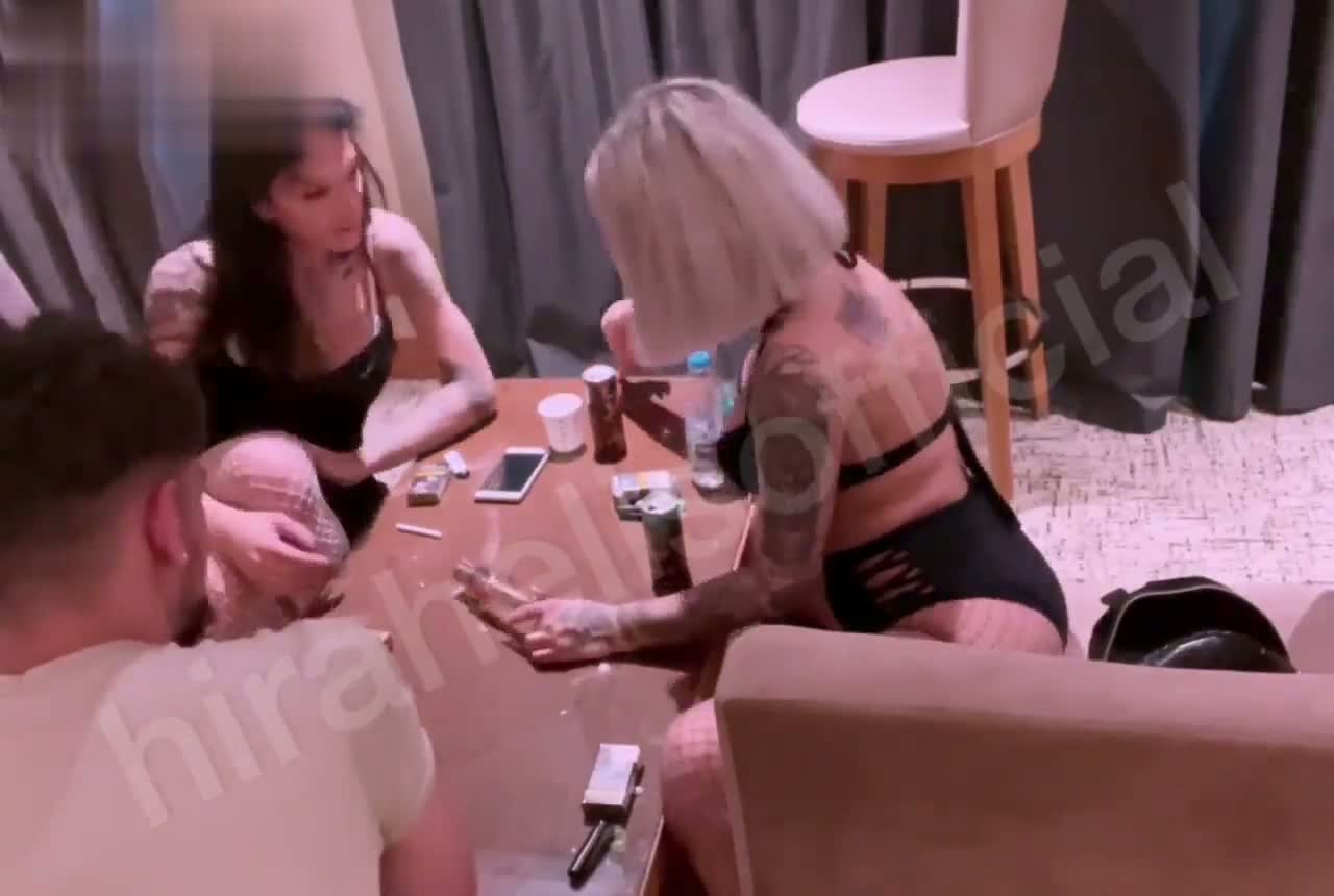 Damla Özden ve Hira Helis Grup Onlyfans Pornosu